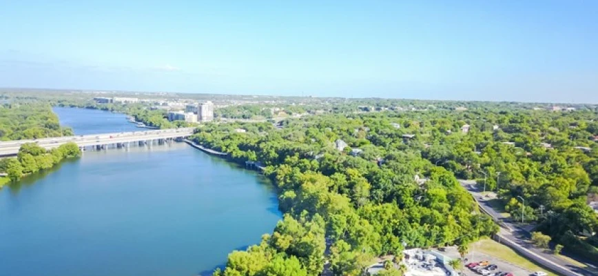 Popular Lake Austin Neighborhoods
