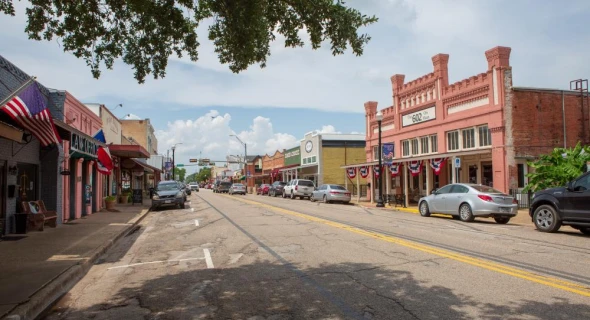 Navigating the Pros and Cons of Moving to Bastrop, TX in 2023