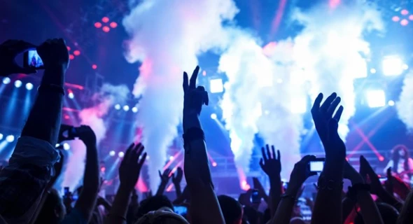 How To Choose a Place To Live if You Love Music, Entertainment, and a Social Scene